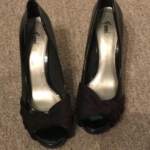 Super cute heels size Fioni size 7